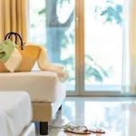 Mondial Hotel 3*