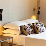 Mondial Hotel 3*