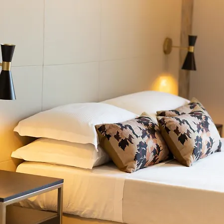 Mondial Hotel 3*
