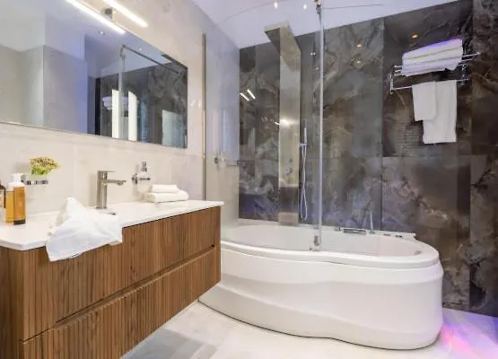 Hotell Mondial 3*